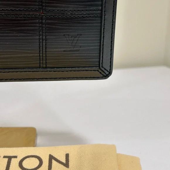 Louis Vuitton Epi Delmonico Pochette - Picture 4 of 11